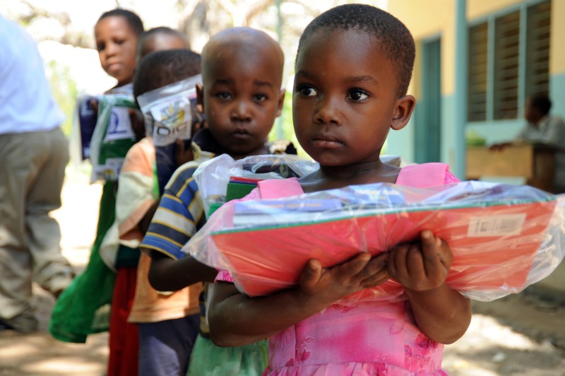 volunteer Tanzania program school children