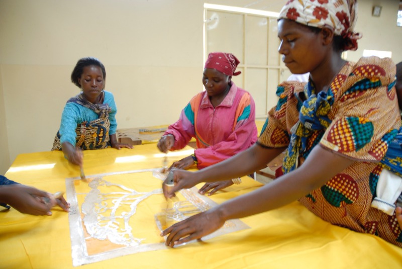 volunteer Tanzania program helping women